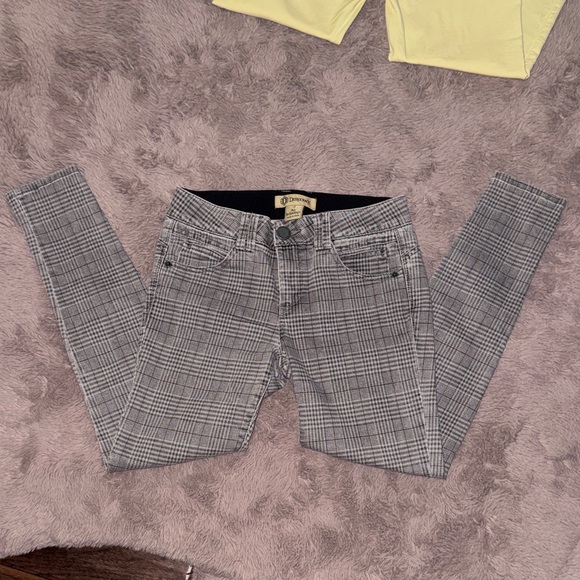 Democracy Black & Gray Plaid womens Pants denim fitted jeans houndstooth size 4 - Picture 4 of 8